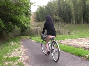 Mature Japanese Outdoor Bottomless Bicycle Riding And Sex