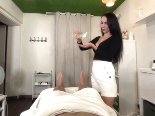 Masseuse With Big Tits Did A Happy Ending Massage And Swallowed Cum