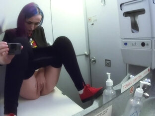 Jerking Off My Pussy In The Airplane And With Sia Siberia