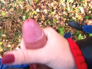 Caught While Finish Me Off! Risky Public Handjob By Cute Teen In Forest