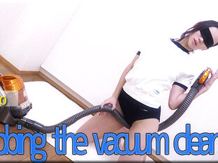 Rubbing the vacuum cleaner - Fetish Japanese Video