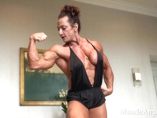 Anne Sheehan Muscle Mass
