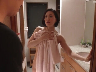 B4A2806-A son-in-law visits his mother-in-law, a beautiful mature woman with big breasts, at night