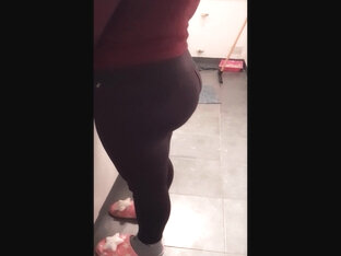Huge ASS Latina housewife black leggins recording by service man